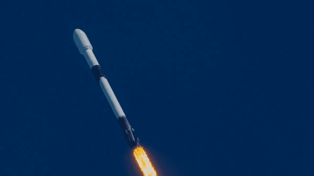 Falcon 9 raketasi gipertovushli raketalarni kuzatish uchun birinchi marta AQSh sun'iy yo'ldoshlarini koinotga yubordi.