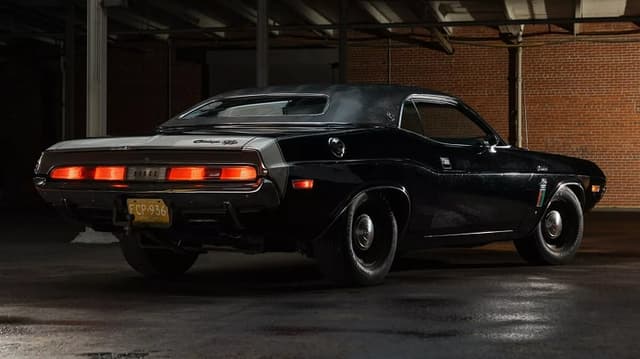 Afsonaviy Dodge Challenger million dollardan ko'proqqa sotilgan