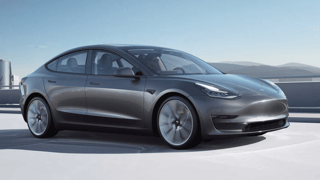 Kaliforniya fuqarosi turli chegirmalar orqali 13 620 dollarga yangi Tesla Model 3 sotib oldi