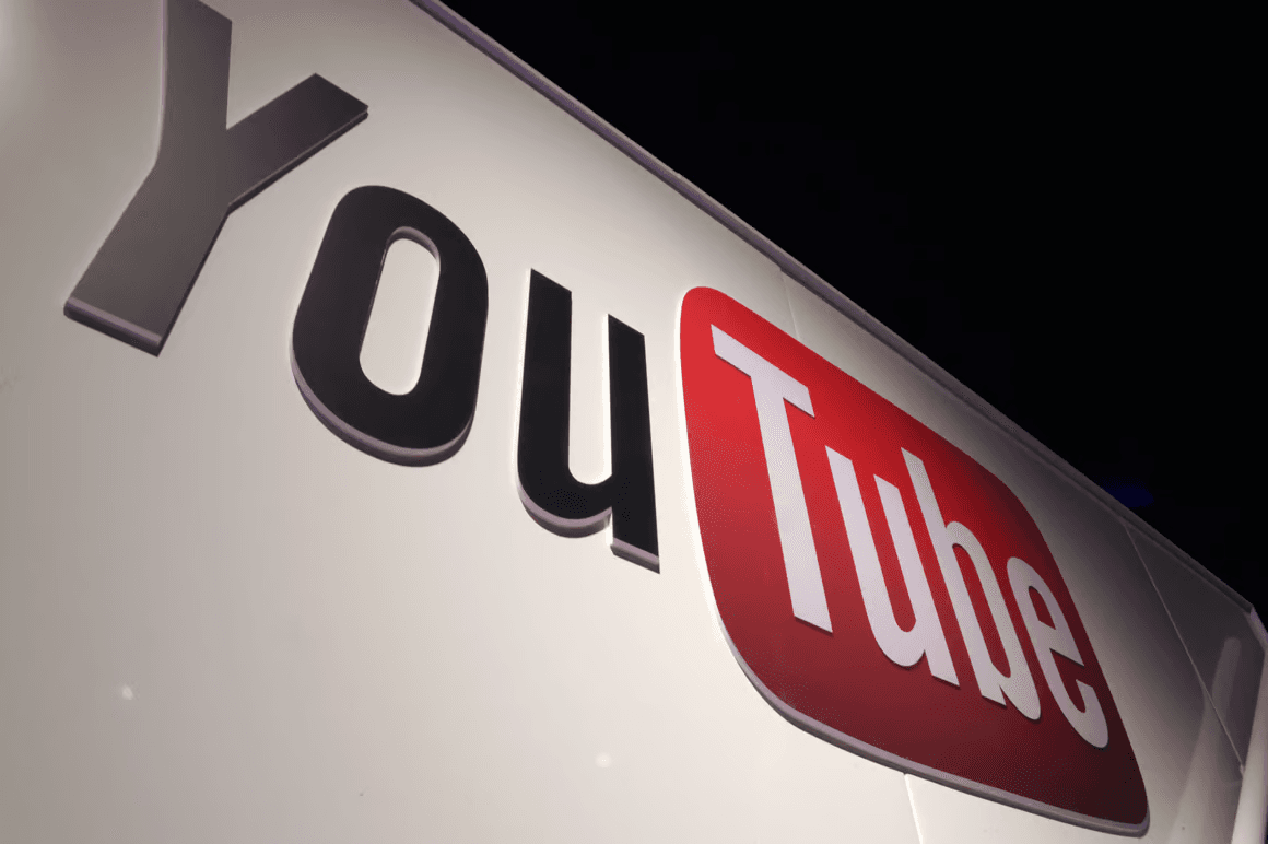 Jinoiy ish tahdidi: YouTube reklama blokerlarini topgani uchun "josuslikda" ayblanmoqda