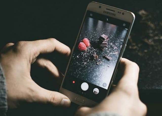 Samsung sun'iy intellekt yordamida suratlar sifatini yaxshilash uchun ilovani taqdim etdi