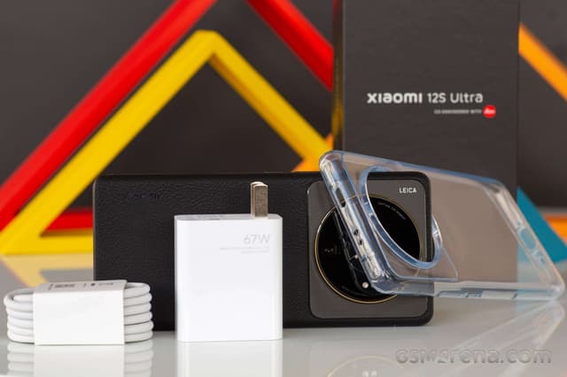 Huawei bilan bunday bo'lmagan.  Xiaomi 12S Ultra Leica do'konlarining eng ko'zga ko'ringan joylariga joylashtirilgan