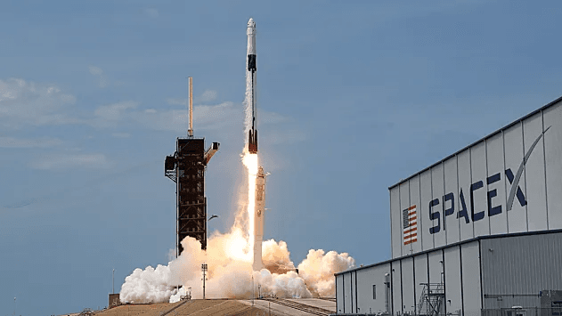 SpaceX bir vaqtning o'zida 114 ta sun'iy yo'ldoshni uchirish orqali rekord o'rnatdi